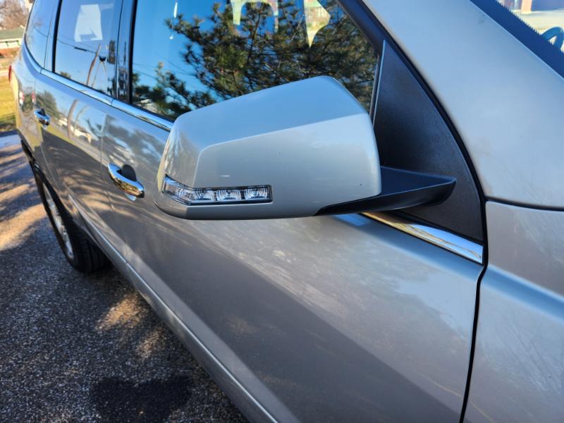 Chevrolet Traverse 2LT AWD 2011