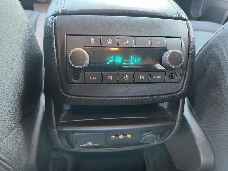 Chevrolet Traverse 2LT AWD 2011