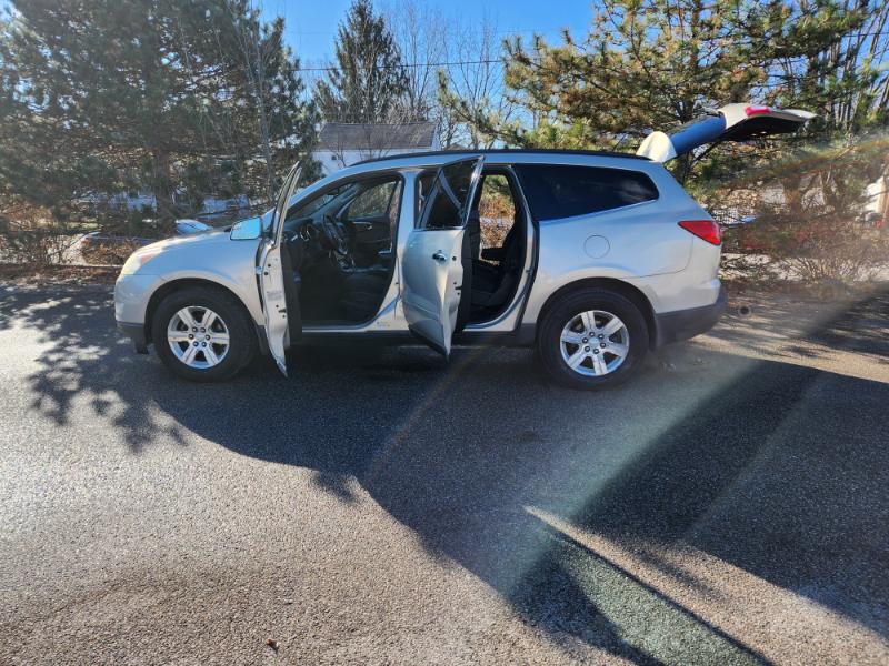 Chevrolet Traverse 2LT AWD 2011