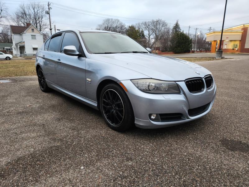 BMW 3-Series 328i xDrive 2011