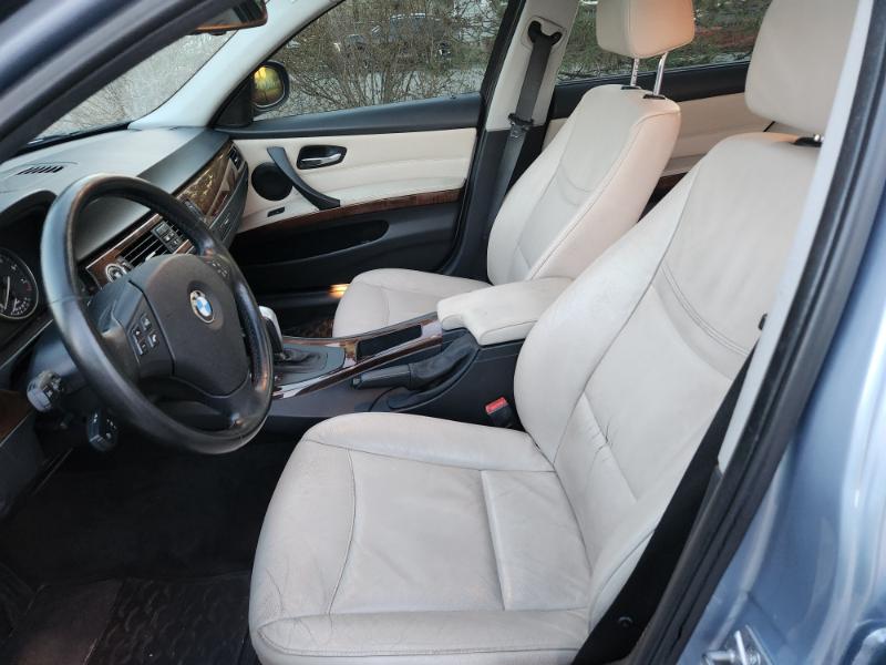 BMW 3-Series 328i xDrive 2011