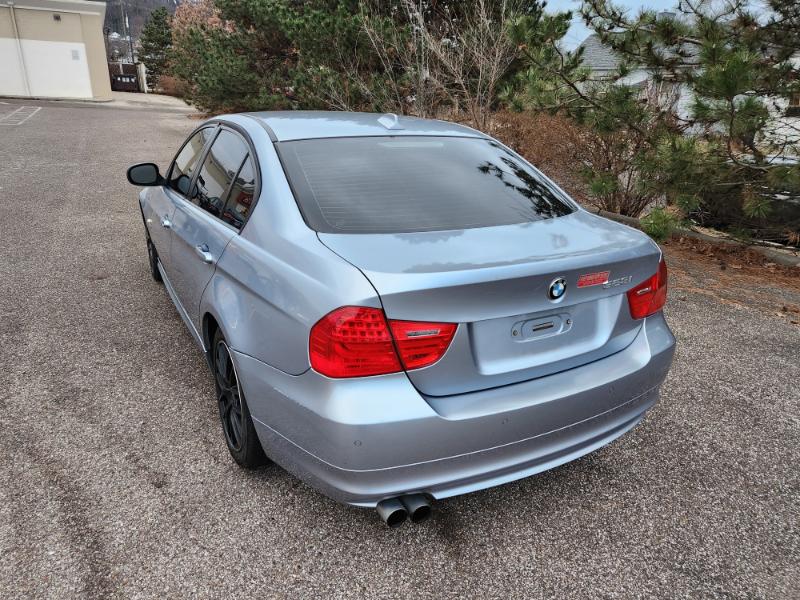 BMW 3-Series 328i xDrive 2011