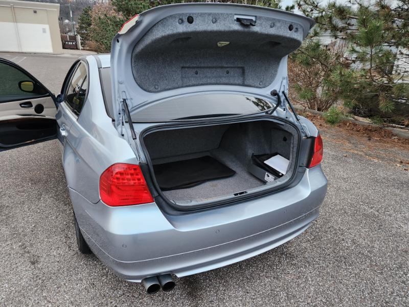 BMW 3-Series 328i xDrive 2011