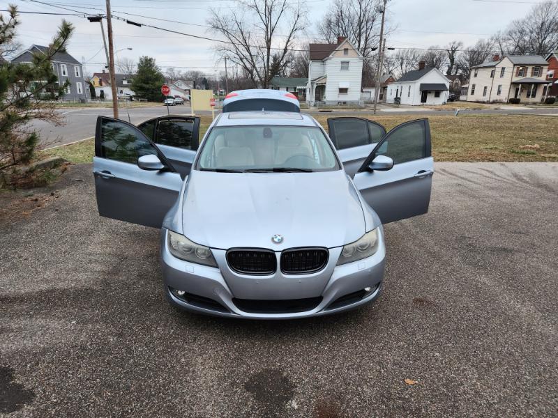 BMW 3-Series 328i xDrive 2011