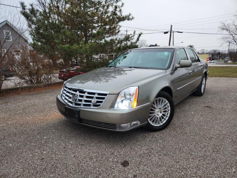 Cadillac DTS Luxury 2011