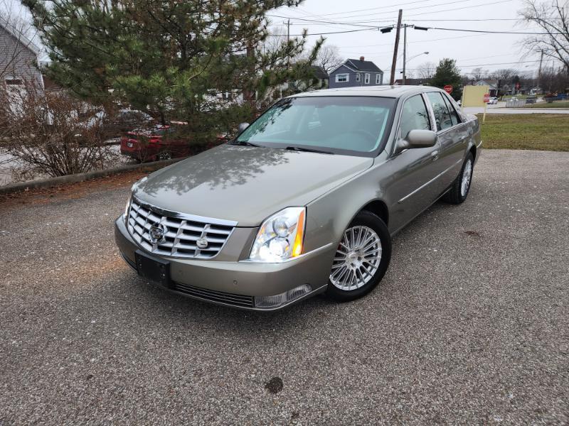 Cadillac DTS Luxury 2011