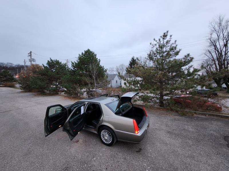 Cadillac DTS Luxury 2011