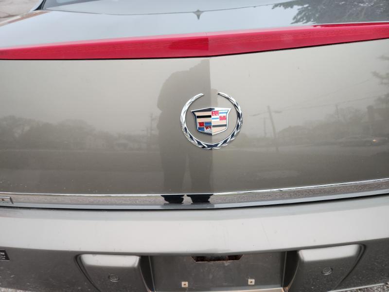 Cadillac DTS Luxury 2011