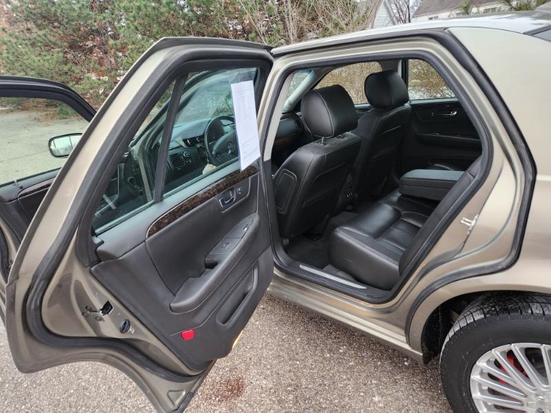 Cadillac DTS Luxury 2011