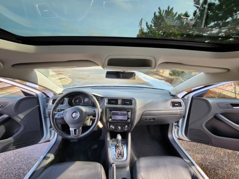 Volkswagen Jetta SE 2012