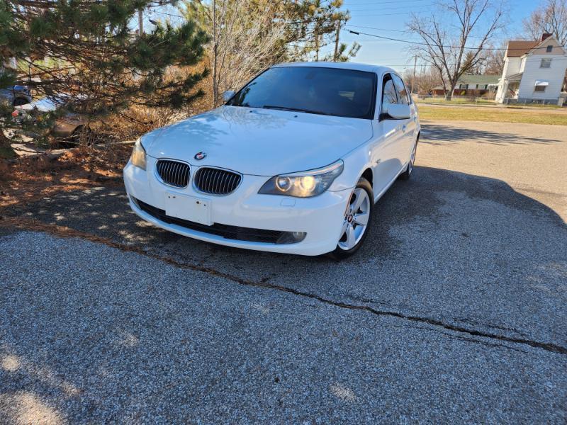 BMW 5-Series 528xi 2008