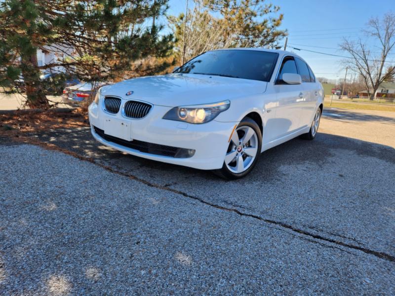 BMW 5-Series 528xi 2008