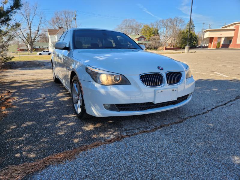 BMW 5-Series 528xi 2008