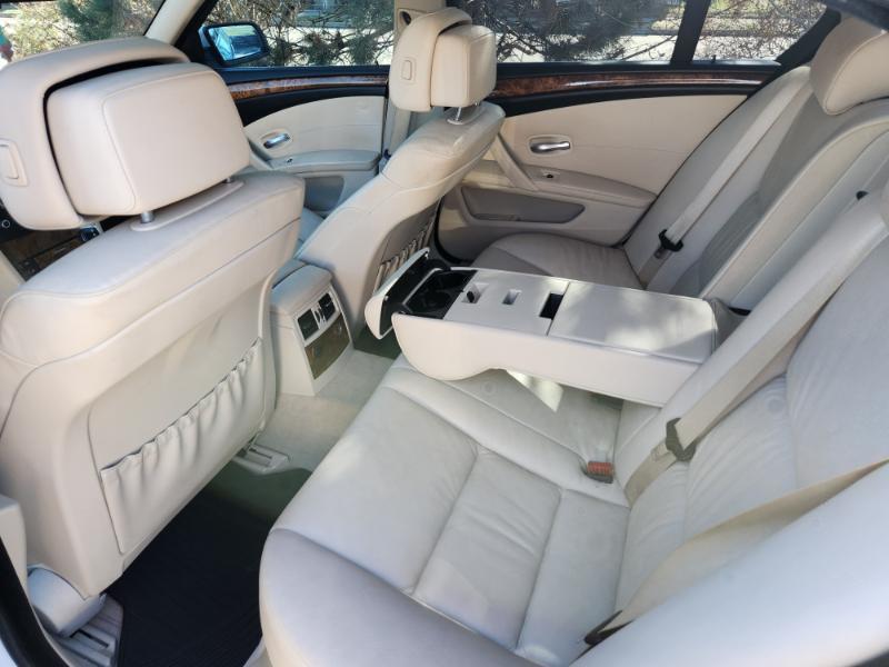 BMW 5-Series 528xi 2008
