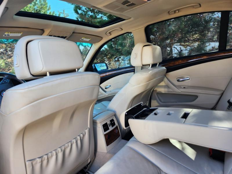 BMW 5-Series 528xi 2008