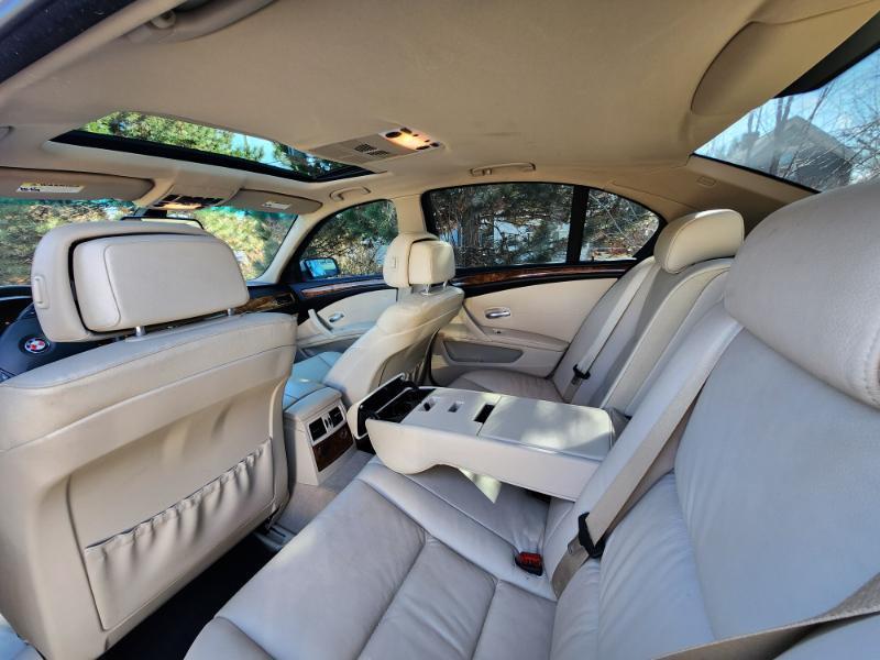 BMW 5-Series 528xi 2008