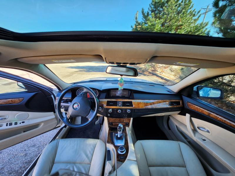 BMW 5-Series 528xi 2008