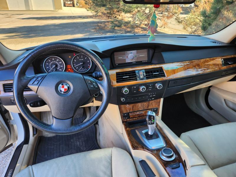 BMW 5-Series 528xi 2008