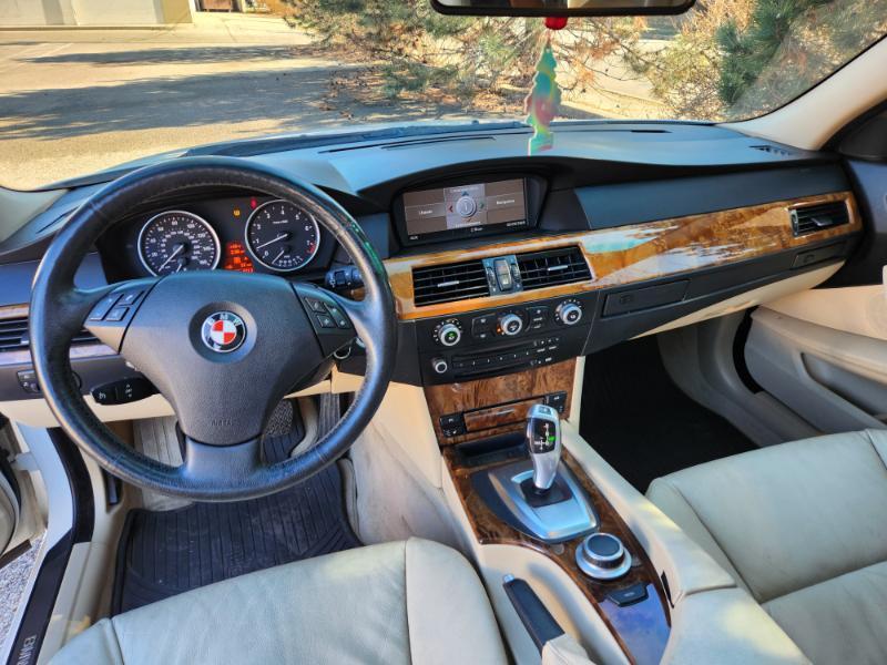 BMW 5-Series 528xi 2008