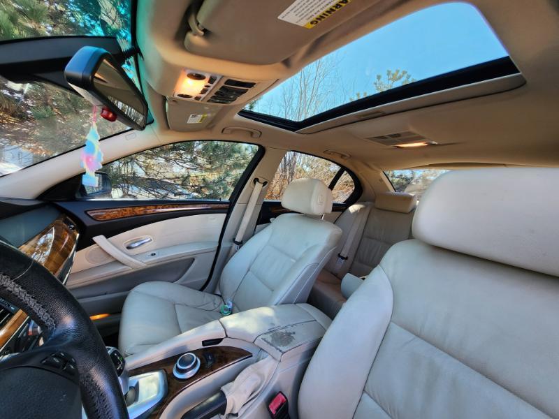BMW 5-Series 528xi 2008