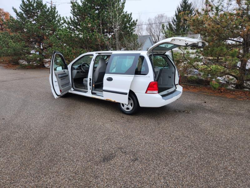 Ford Freestar S 2005