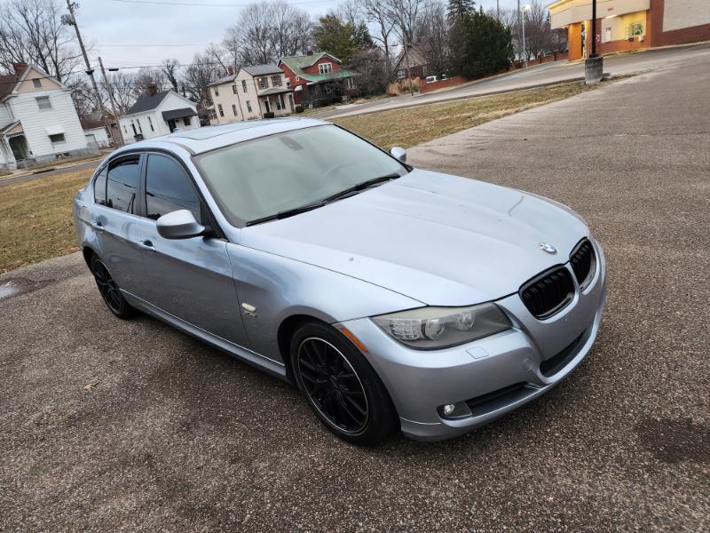 BMW 3-Series 328i xDrive 2011