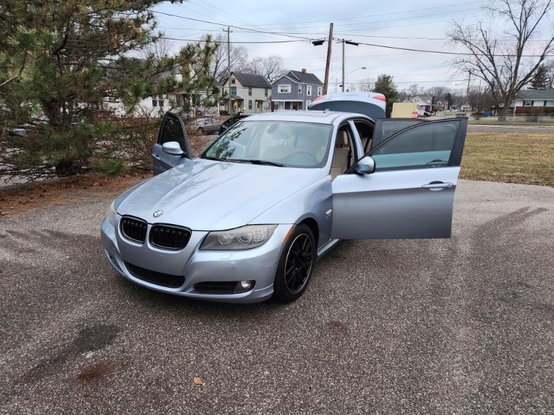 BMW 3-Series 328i xDrive 2011