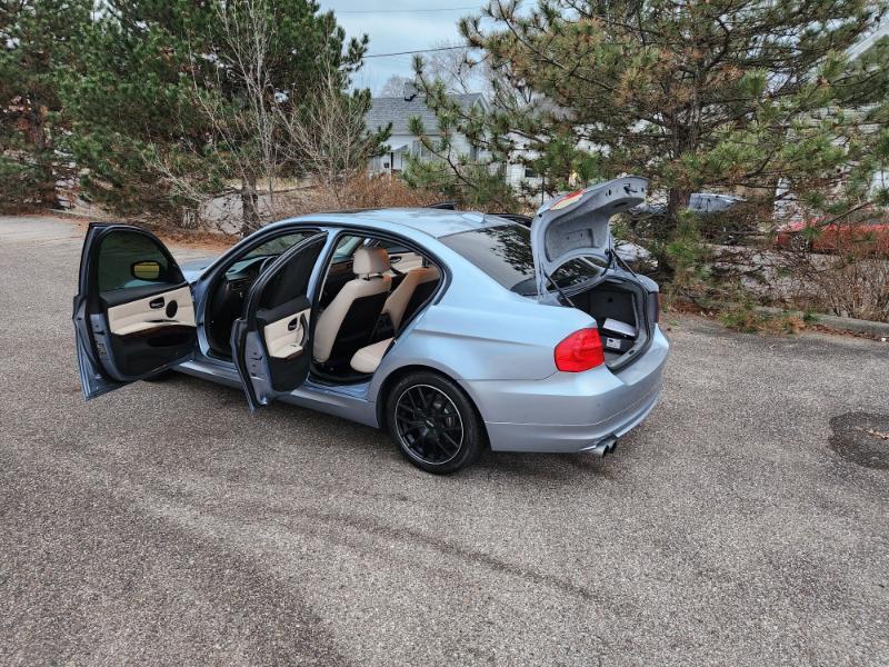 BMW 3-Series 328i xDrive 2011