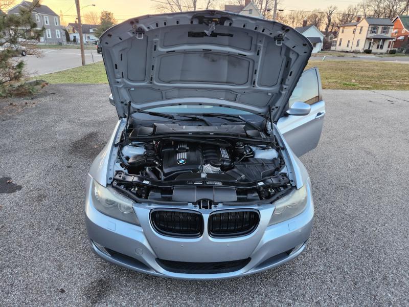 BMW 3-Series 328i xDrive 2011