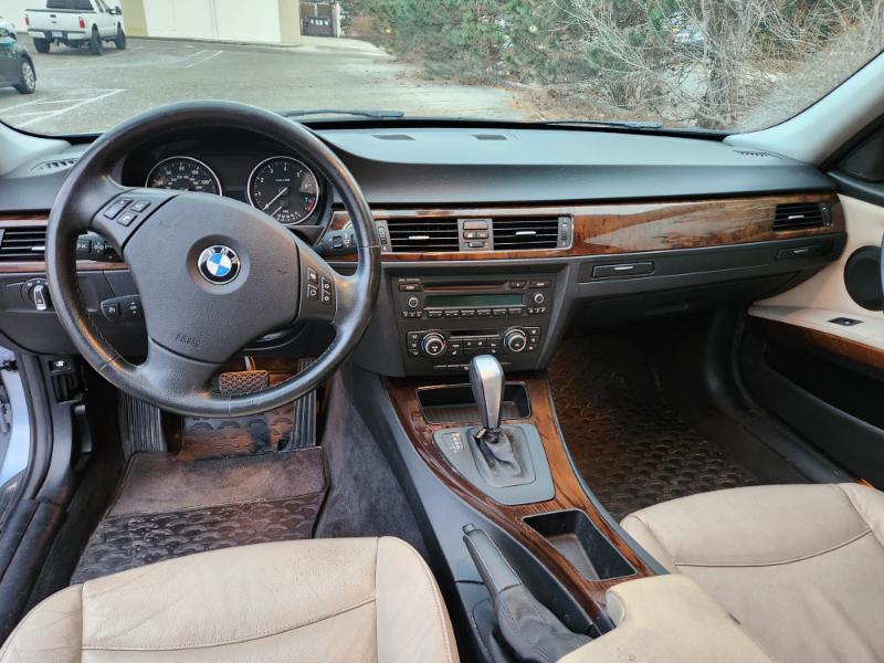 BMW 3-Series 328i xDrive 2011