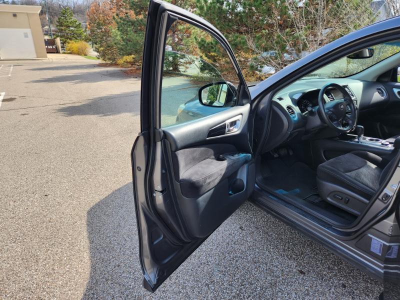 Nissan Pathfinder Platinum 4WD 2016