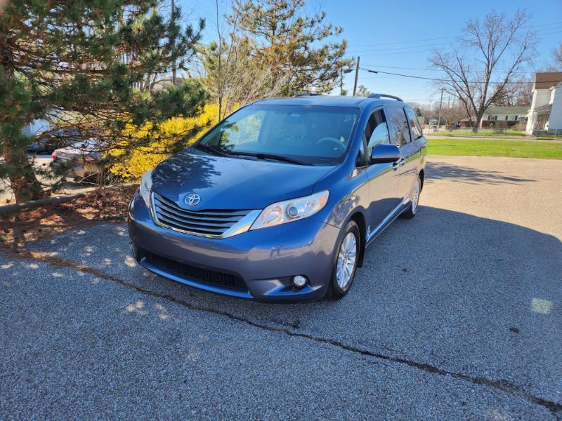 2014 Toyota Sienna XLE