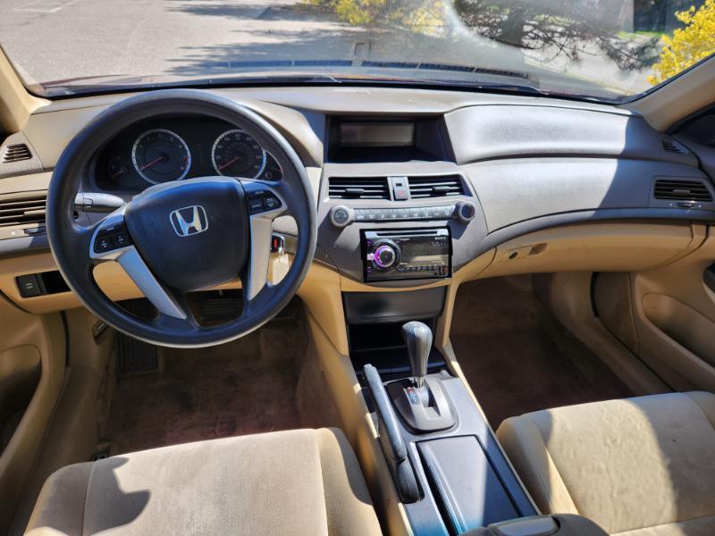 Honda Accord LX sedan AT 2010