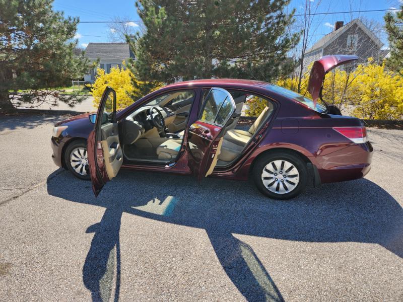 Honda Accord LX sedan AT 2010