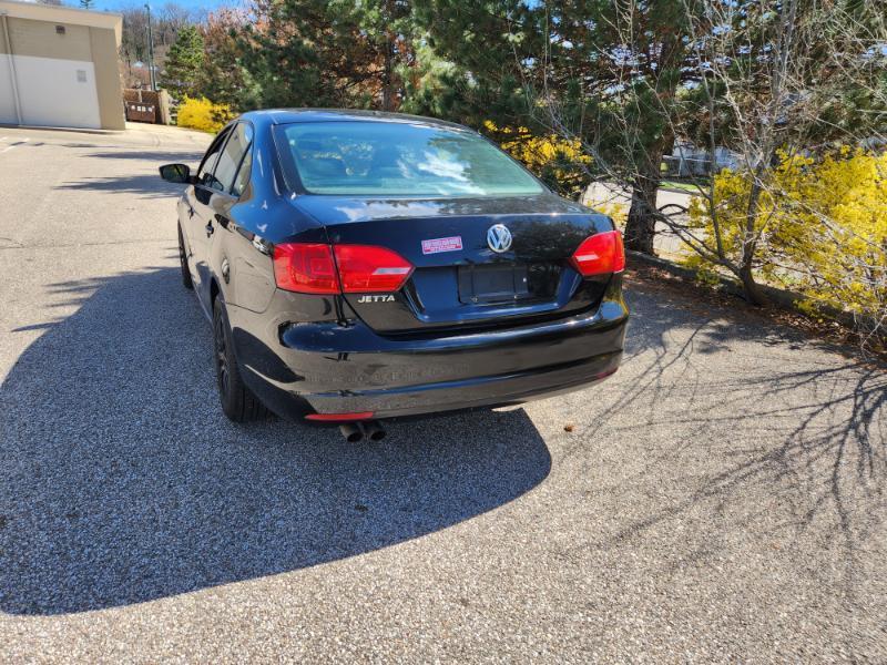 Volkswagen Jetta S 2011