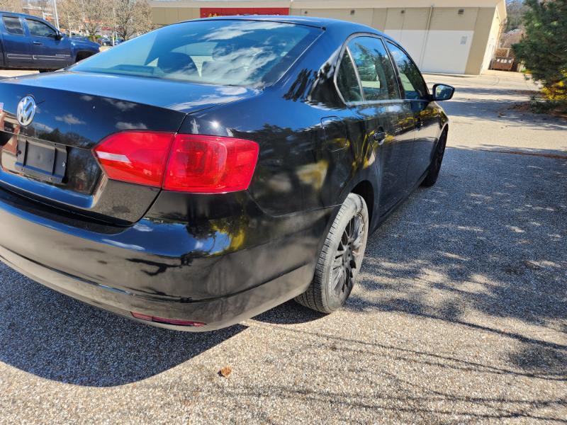 Volkswagen Jetta S 2011