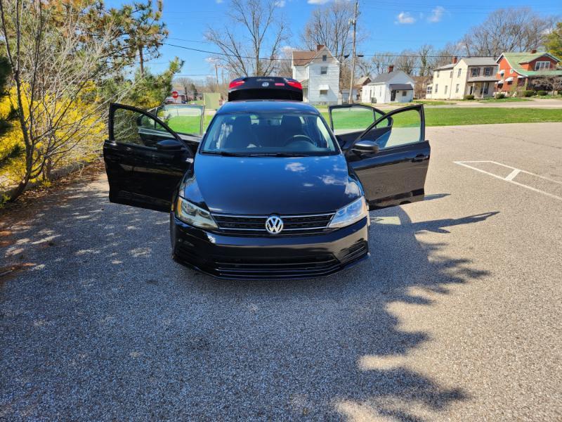 Volkswagen Jetta S 2011