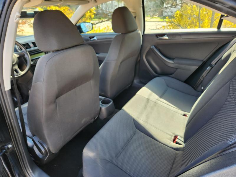 Volkswagen Jetta S 2011