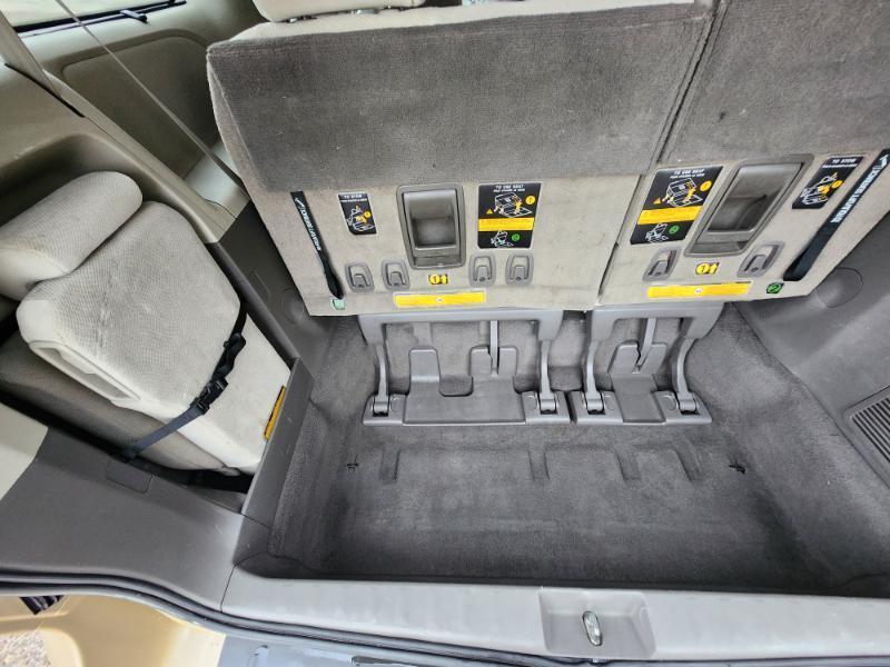 Toyota Sienna LE 8-Pass V6 2011