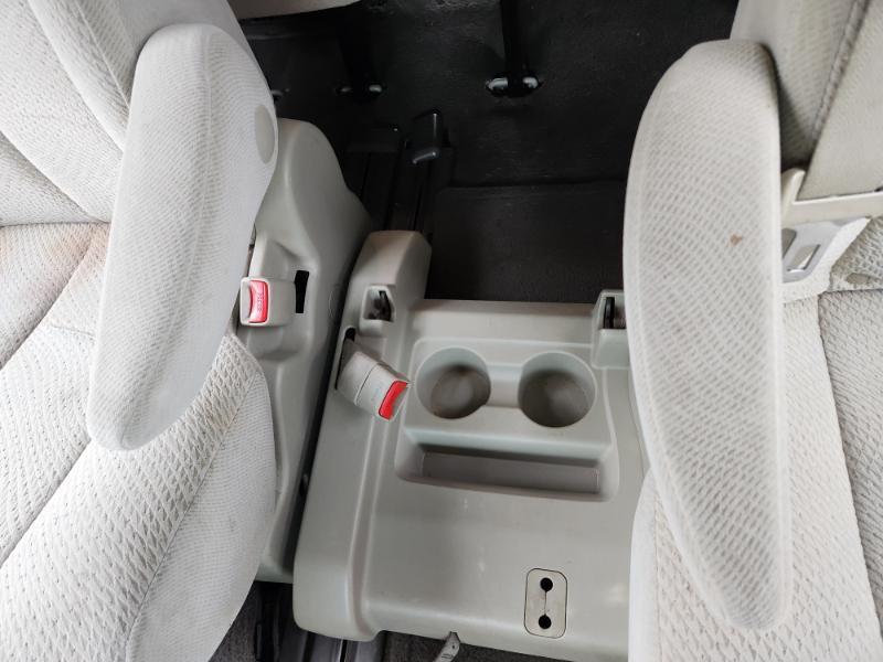 Toyota Sienna LE 8-Pass V6 2011