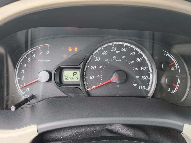 Toyota Sienna LE 8-Pass V6 2011