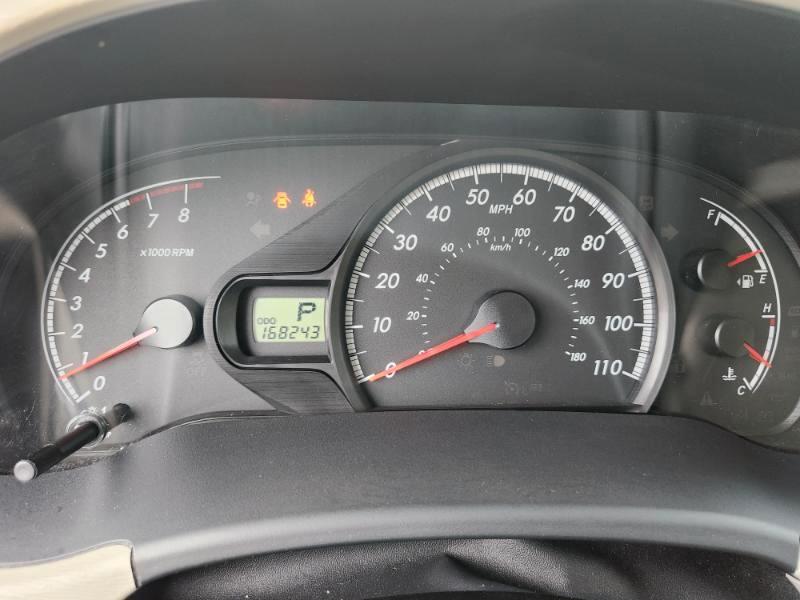 Toyota Sienna LE 8-Pass V6 2011