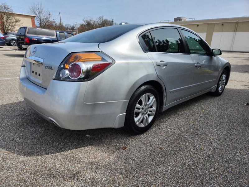 Nissan Altima 2.5 S 2010