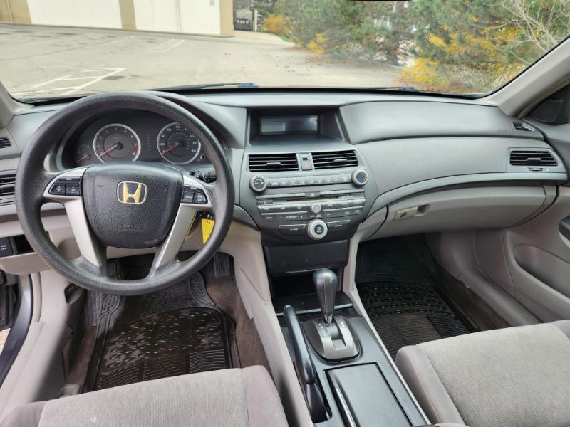 Honda Accord LX sedan AT 2009