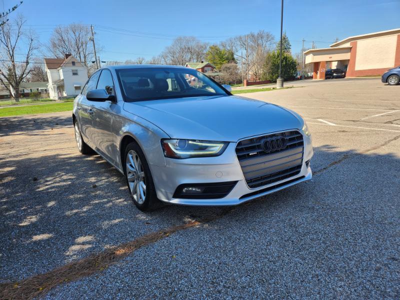 Audi A4 2.0T Sedan quattro Tiptronic 2013