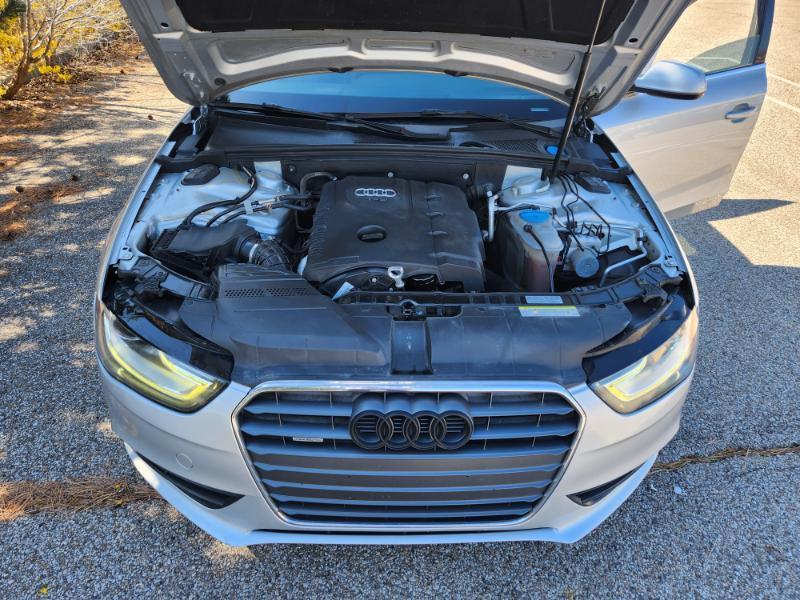 Audi A4 2.0T Sedan quattro Tiptronic 2013