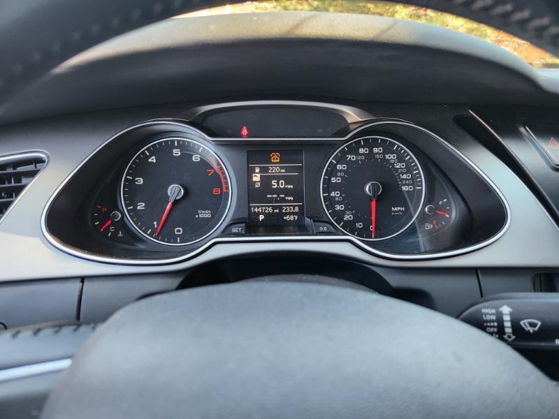 Audi A4 2.0T Sedan quattro Tiptronic 2013