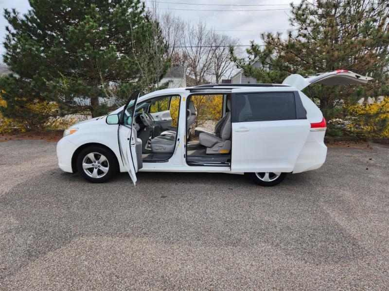 Toyota Sienna LE FWD 8-Passenger V6 2014