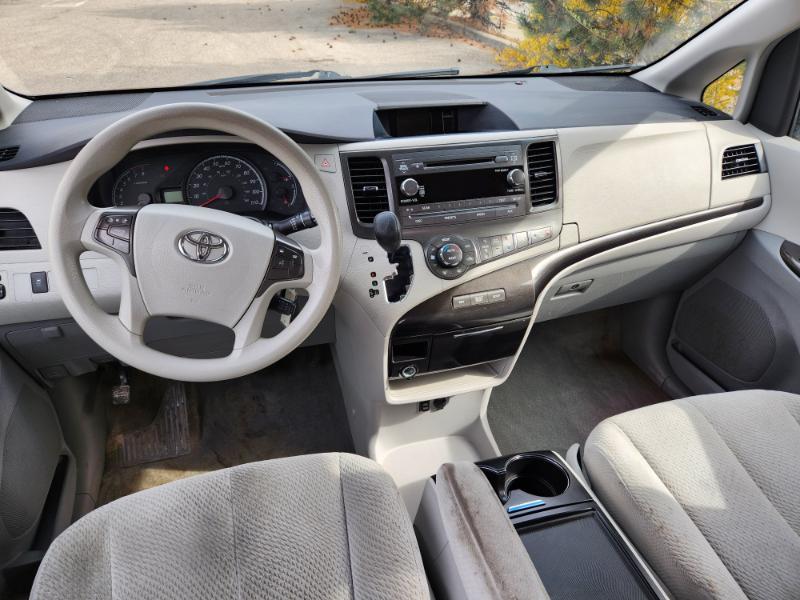Toyota Sienna LE FWD 8-Passenger V6 2014
