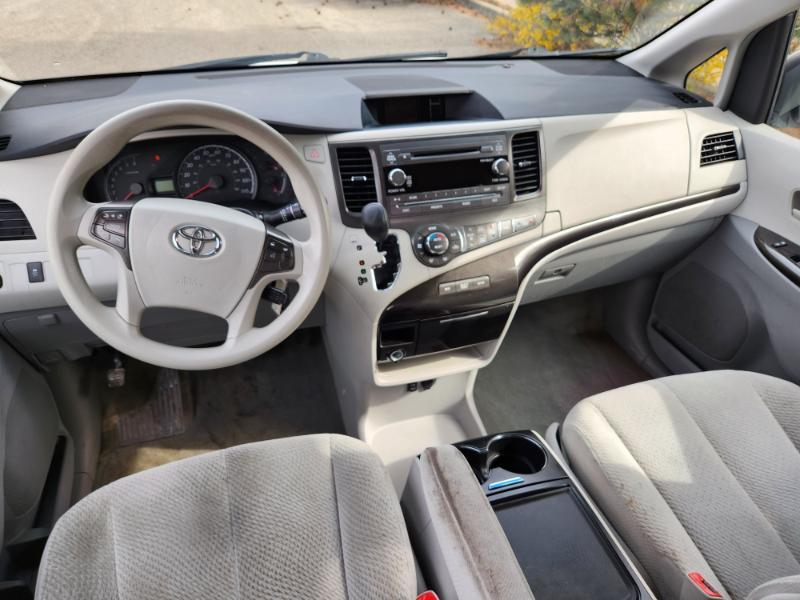 Toyota Sienna LE FWD 8-Passenger V6 2014